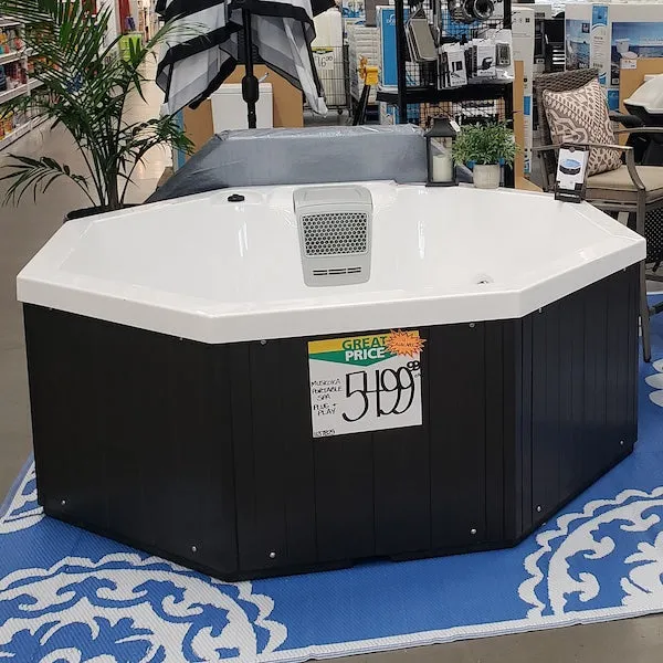 Ex-Display/Demo Muskoka 6-Person Patio Spa | 188 x 188 cm