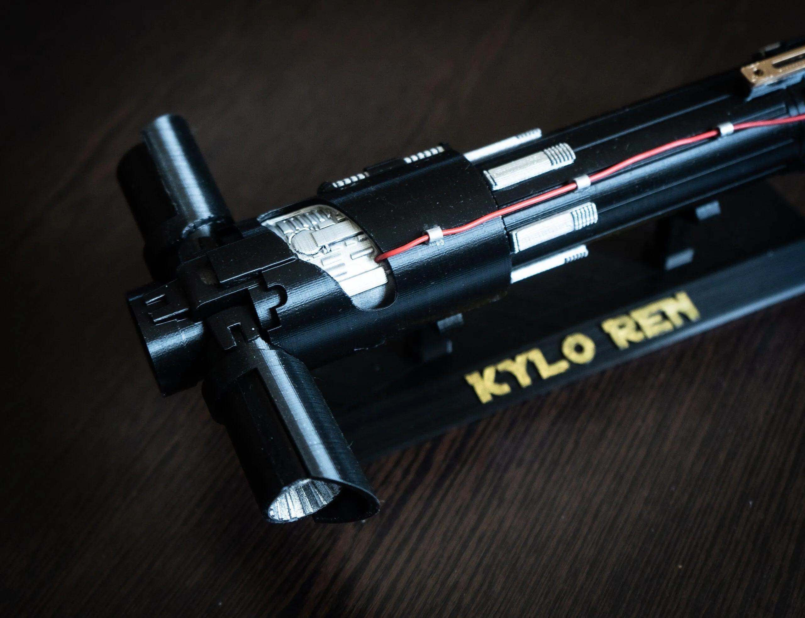 Kylo Ren Lightsaber Prop | Custom Star Wars 1:1 Cosplay Replica