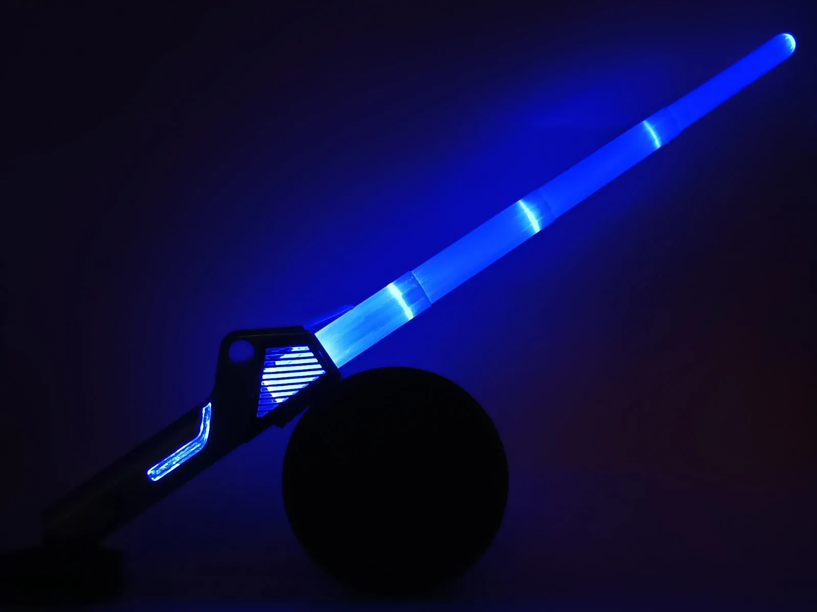 Star Wars Colour Changing Light Saber | Sound & Light Effects |Fully Detailed Handle |74 Cms|