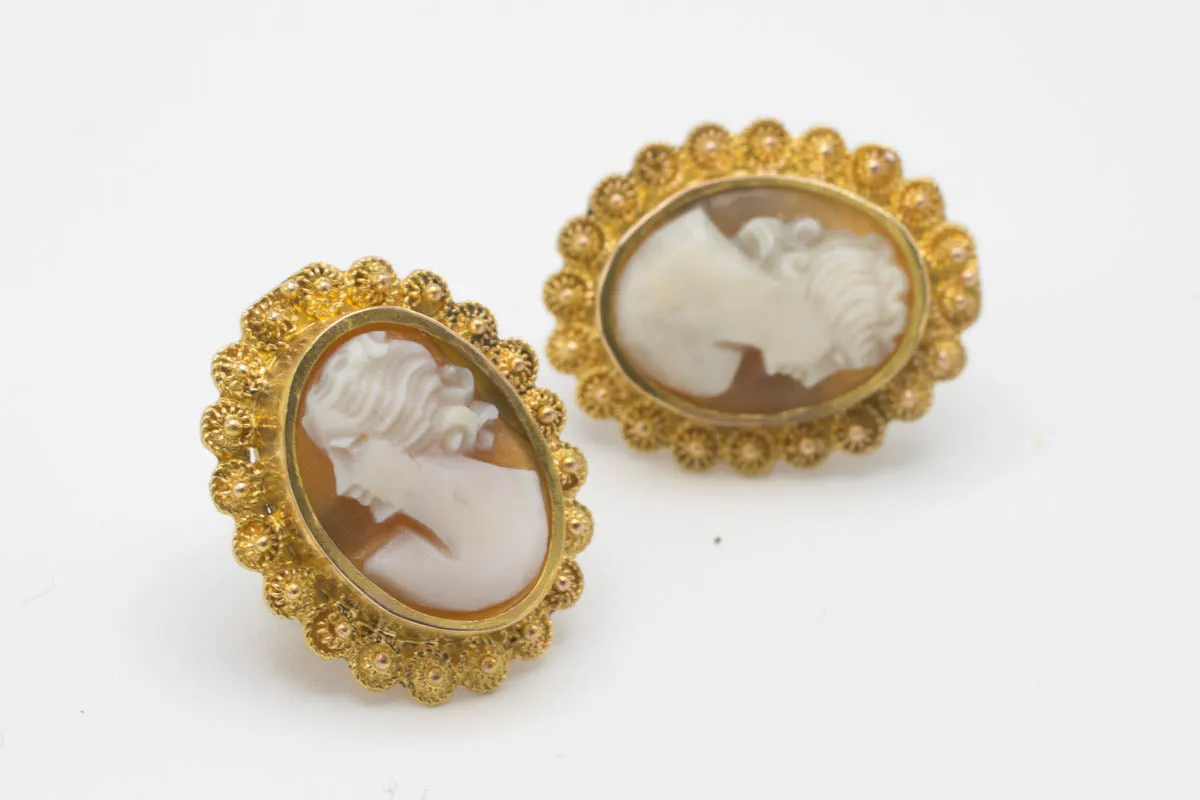 Zeeuwse knop cameo studs in gold and silver