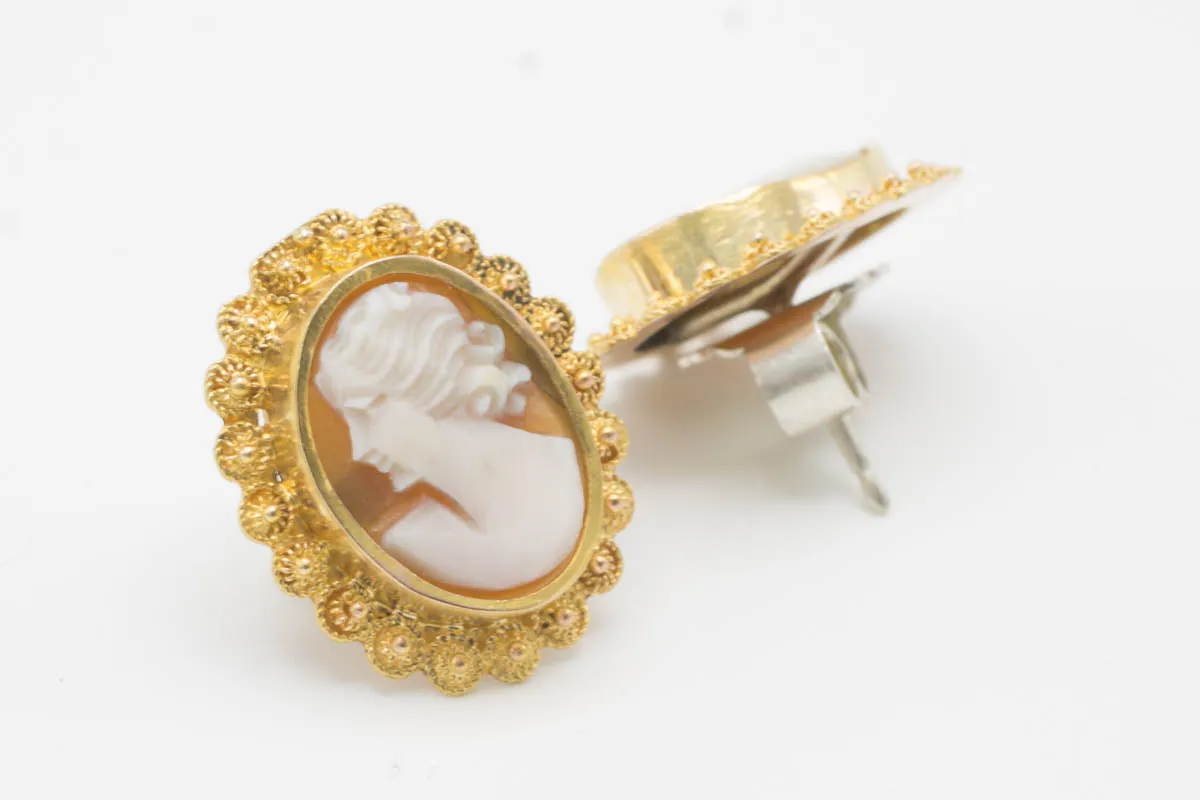 Zeeuwse knop cameo studs in gold and silver